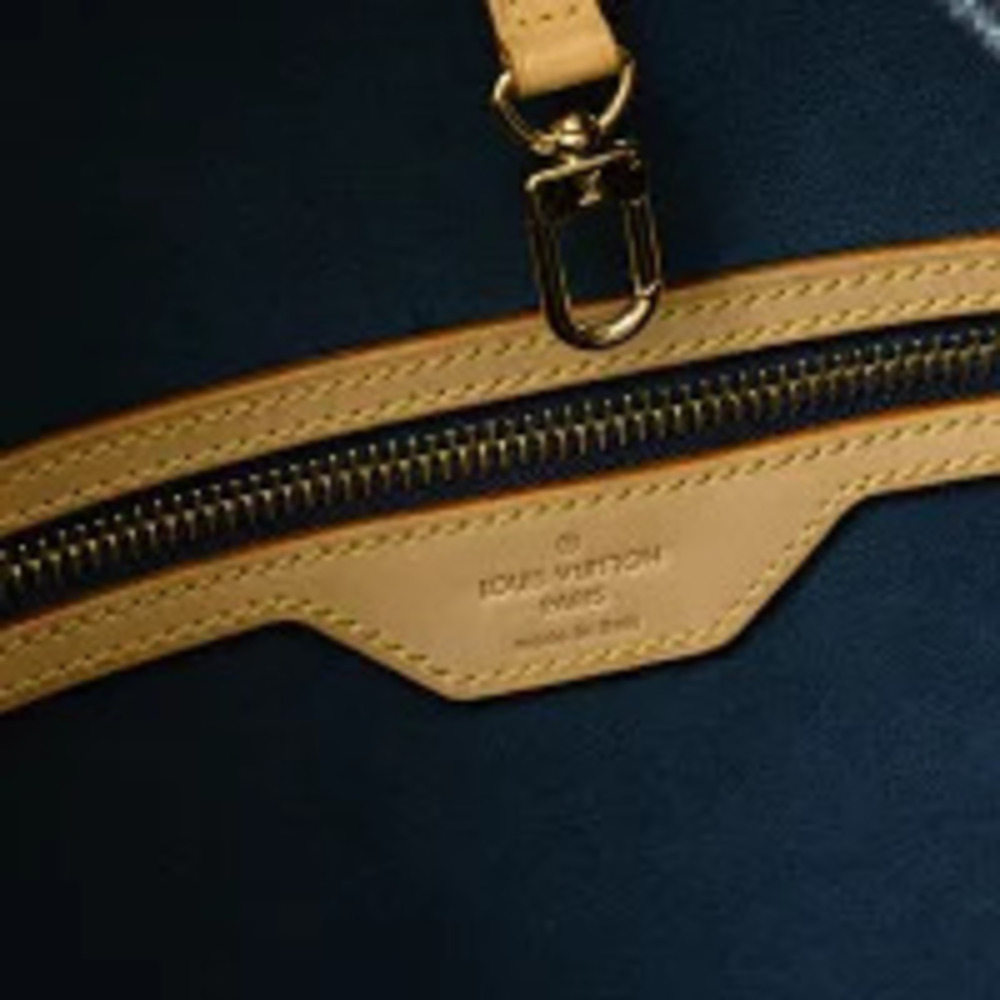 Louis Vuitton Daily Shoulder Bag Monogram Denim Blue - Picture 5 of 9